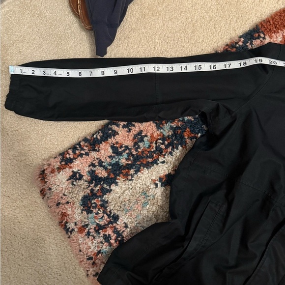 The North Face Black Raincoat Full-Zip Lightweight - Picture 9 of 9